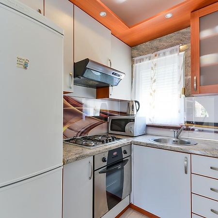 Apartments Lucica Vir Εξωτερικό φωτογραφία