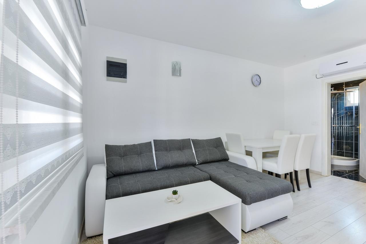 Apartments Lucica Vir Εξωτερικό φωτογραφία