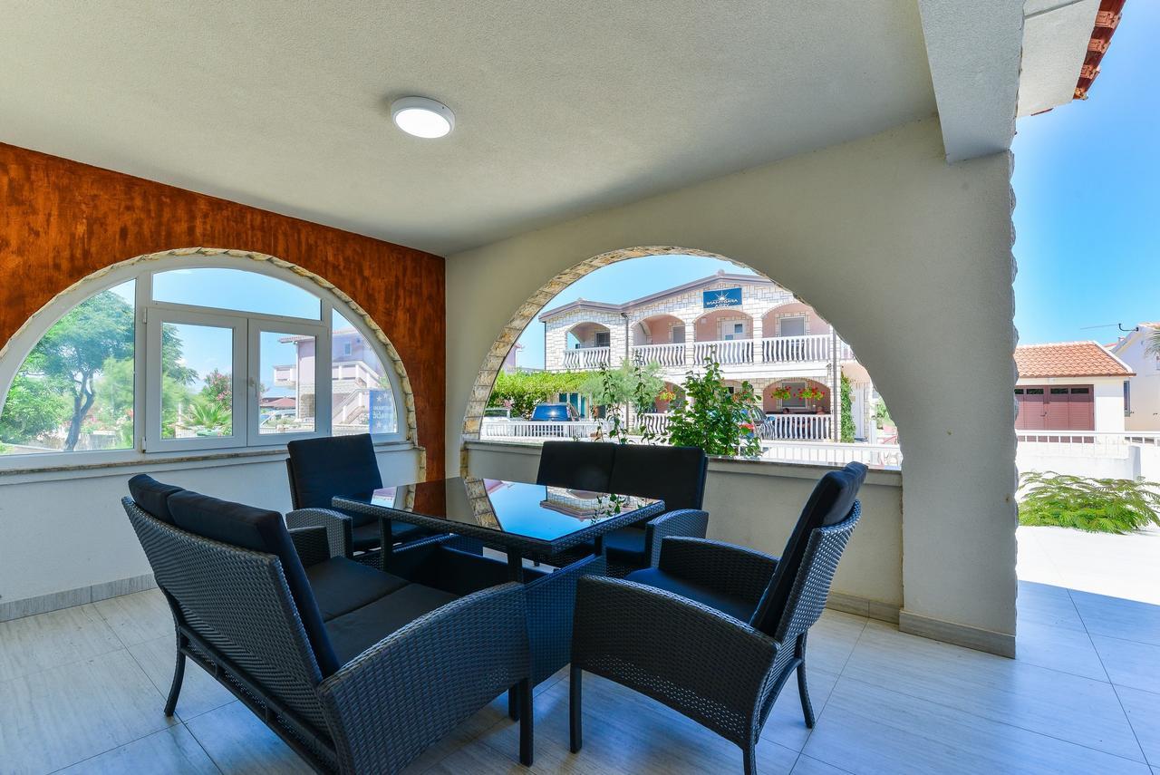 Apartments Lucica Vir Εξωτερικό φωτογραφία